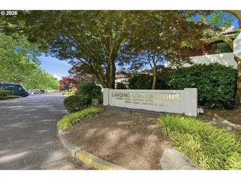 5250 S Landing Drive Portland OR 97239