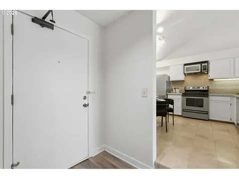 5250 S Landing Drive Portland OR 97239