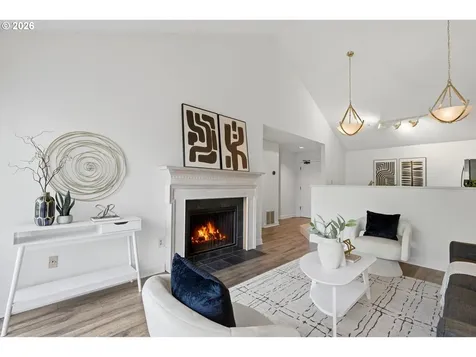 5250 S Landing Drive Portland OR 97239