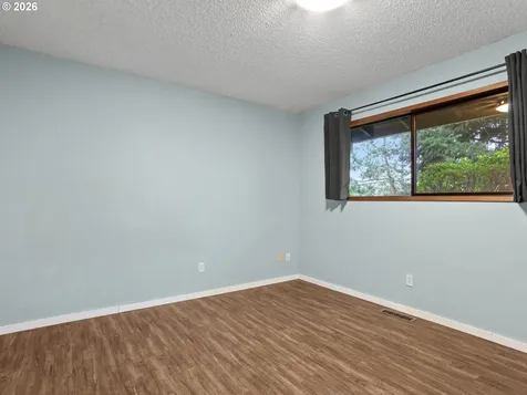 5915 SW Illinois Street Portland OR 97221