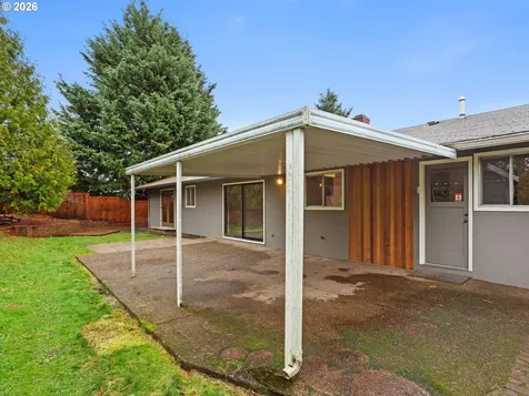 5915 SW Illinois Street Portland OR 97221
