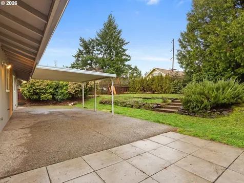 5915 SW Illinois Street Portland OR 97221
