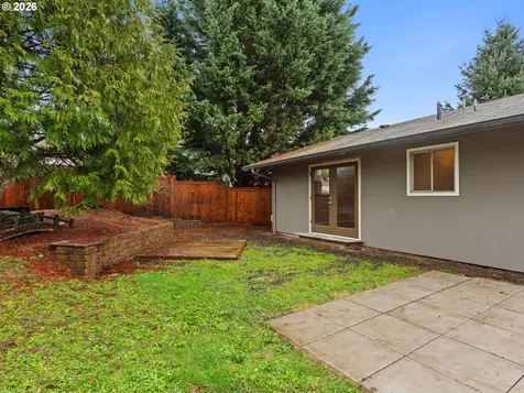 5915 SW Illinois Street Portland OR 97221
