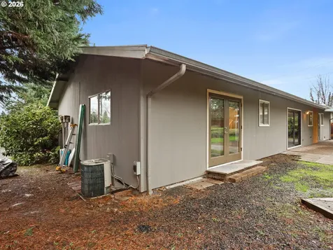 5915 SW Illinois Street Portland OR 97221