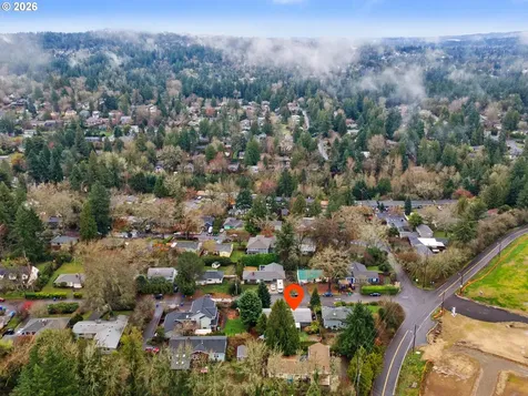 5915 SW Illinois Street Portland OR 97221