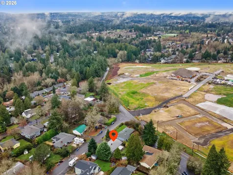 5915 SW Illinois Street Portland OR 97221