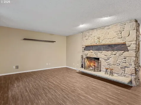 5915 SW Illinois Street Portland OR 97221