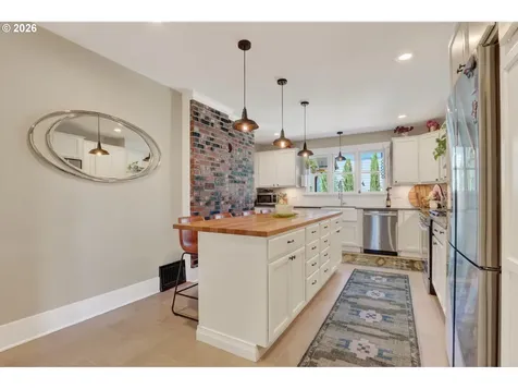 5135 N Cecelia Street Portland OR 97203