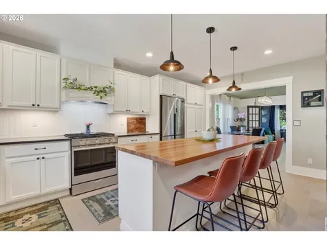 5135 N Cecelia Street Portland OR 97203