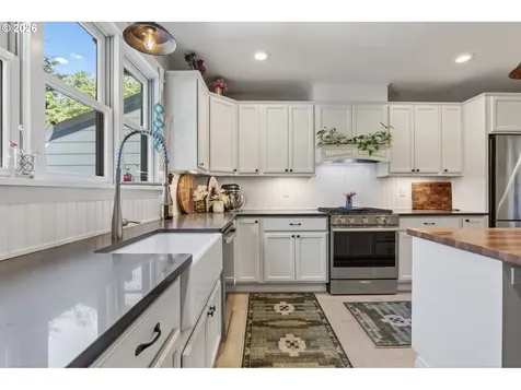 5135 N Cecelia Street Portland OR 97203