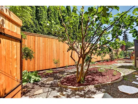 5135 N Cecelia Street Portland OR 97203