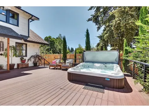 5135 N Cecelia Street Portland OR 97203
