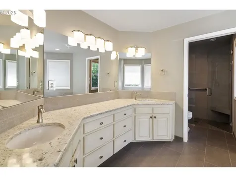 5021 NW 141st Street Vancouver WA 98685