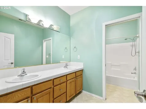 5021 NW 141st Street Vancouver WA 98685