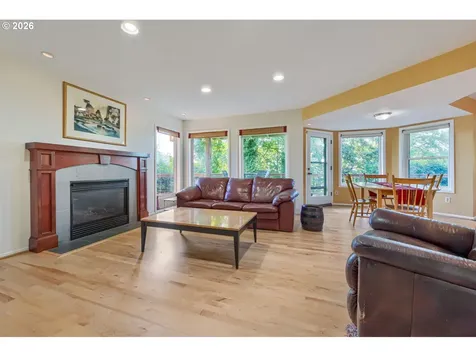 2902 SW Orchard Hill Place Lake Oswego OR 97035