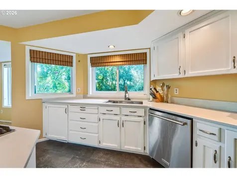 2902 SW Orchard Hill Place Lake Oswego OR 97035