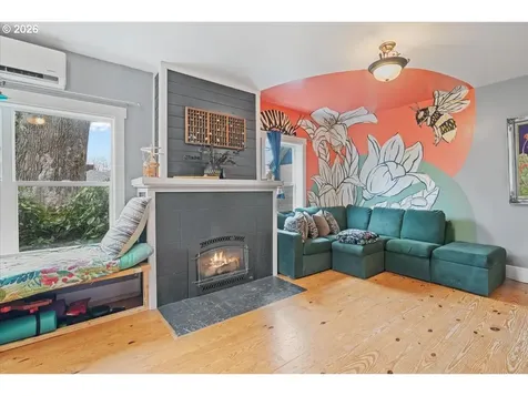 111 S 3rd Street Independence OR 97351