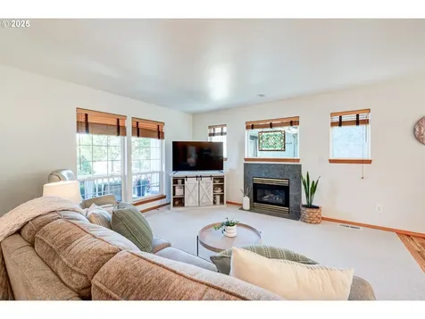 1868 NW Poppy Hills Drive Mcminnville OR 97128
