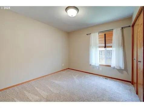 1868 NW Poppy Hills Drive Mcminnville OR 97128