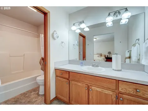 1868 NW Poppy Hills Drive Mcminnville OR 97128