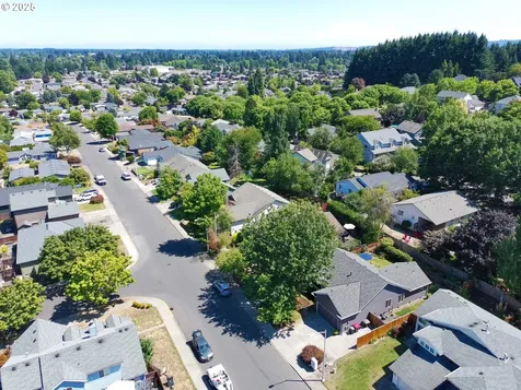 1868 NW Poppy Hills Drive Mcminnville OR 97128
