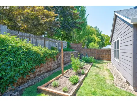1868 NW Poppy Hills Drive Mcminnville OR 97128