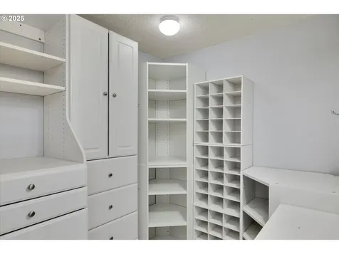 17699 S Holly Lane Oregon City OR 97045