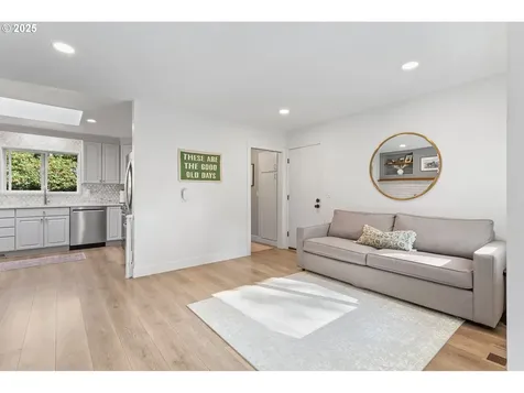 7565 SW 82nd Avenue Portland OR 97223