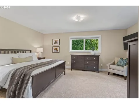 7565 SW 82nd Avenue Portland OR 97223