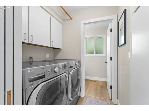 7565 SW 82nd Avenue Portland OR 97223