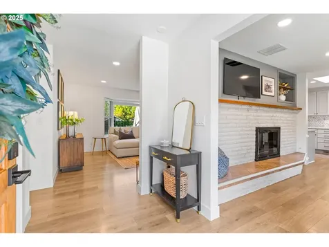 7565 SW 82nd Avenue Portland OR 97223
