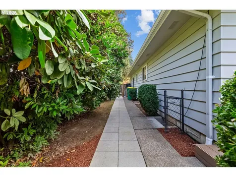 7565 SW 82nd Avenue Portland OR 97223