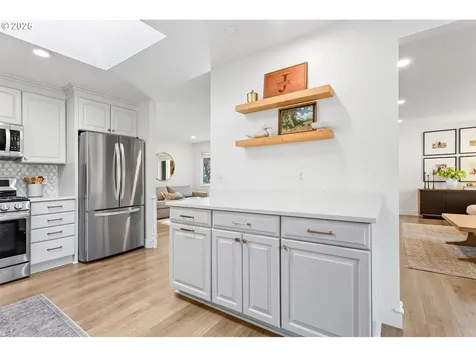 7565 SW 82nd Avenue Portland OR 97223