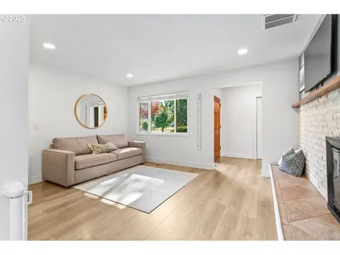 7565 SW 82nd Avenue Portland OR 97223