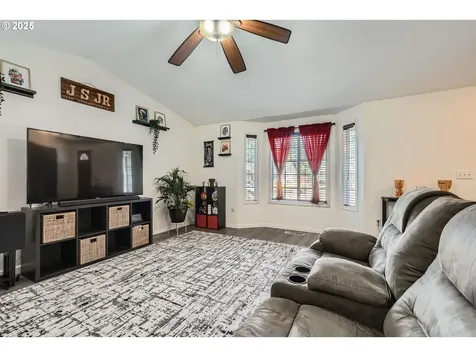 12107 NE 71st Street Vancouver WA 98682