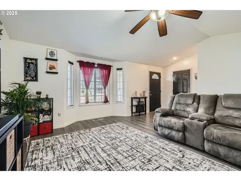 12107 NE 71st Street Vancouver WA 98682