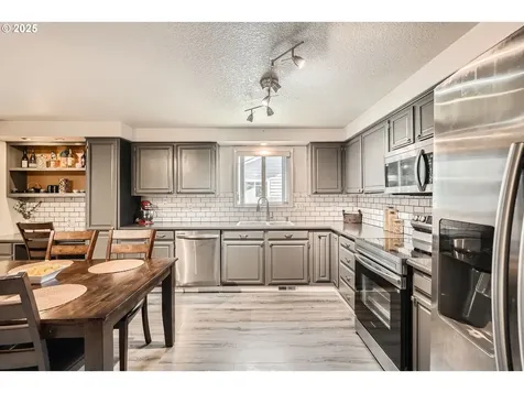 12107 NE 71st Street Vancouver WA 98682