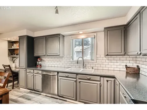 12107 NE 71st Street Vancouver WA 98682