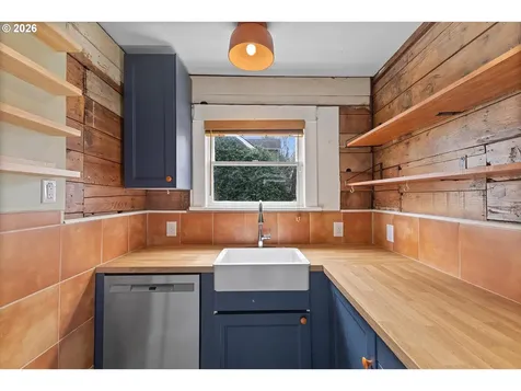 4805 NE 110th Avenue Portland OR 97220