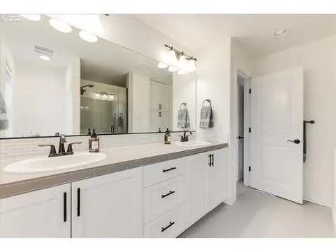 10257 NW 292nd Avenue North Plains OR 97133