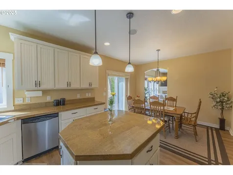 5713 NE 62nd Circle Vancouver WA 98661