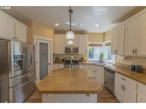 5713 NE 62nd Circle Vancouver WA 98661