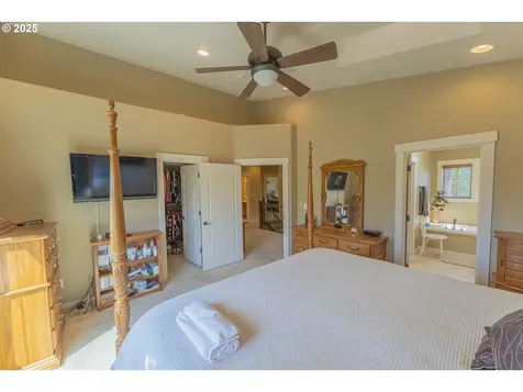 5713 NE 62nd Circle Vancouver WA 98661