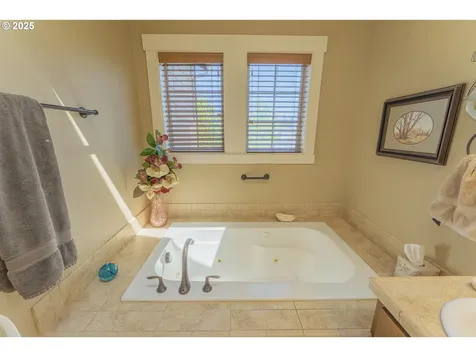 5713 NE 62nd Circle Vancouver WA 98661