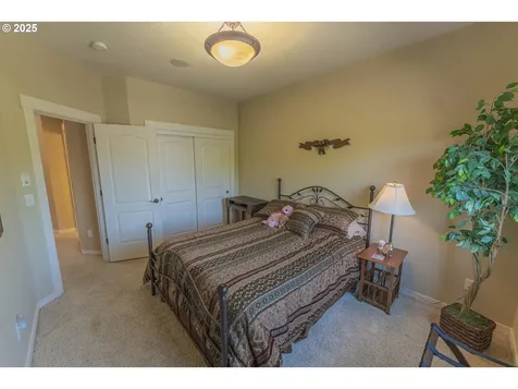 5713 NE 62nd Circle Vancouver WA 98661