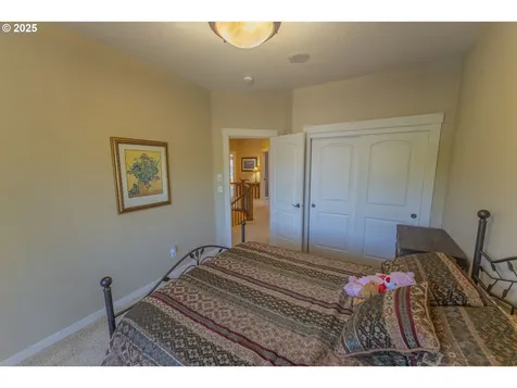 5713 NE 62nd Circle Vancouver WA 98661