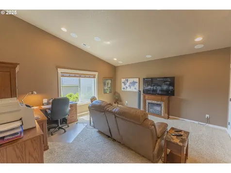 5713 NE 62nd Circle Vancouver WA 98661