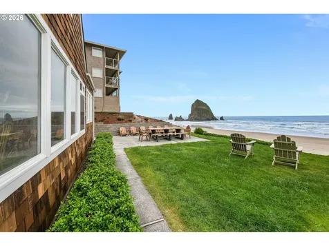 1396 Pacific Avenue Cannon Beach OR 97110