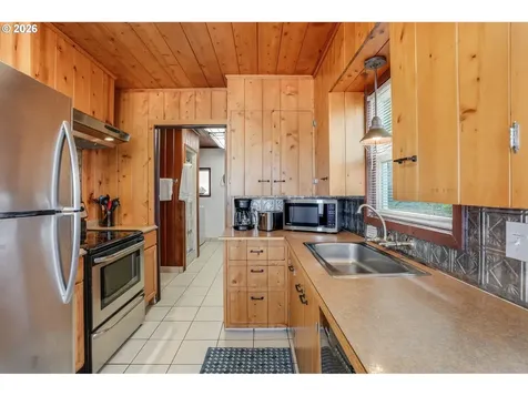 1396 Pacific Avenue Cannon Beach OR 97110
