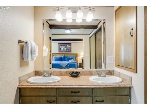 1396 Pacific Avenue Cannon Beach OR 97110